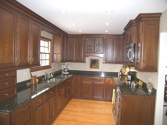 2nd image of 803 Interlaken Dr