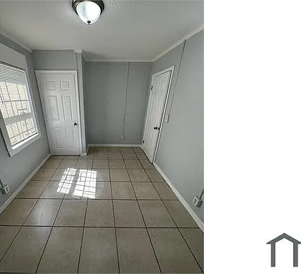 2524 Moncrief Rd — Photo 9