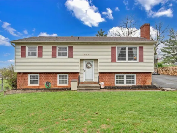 903 Olney Rd, Vinton, VA 24179