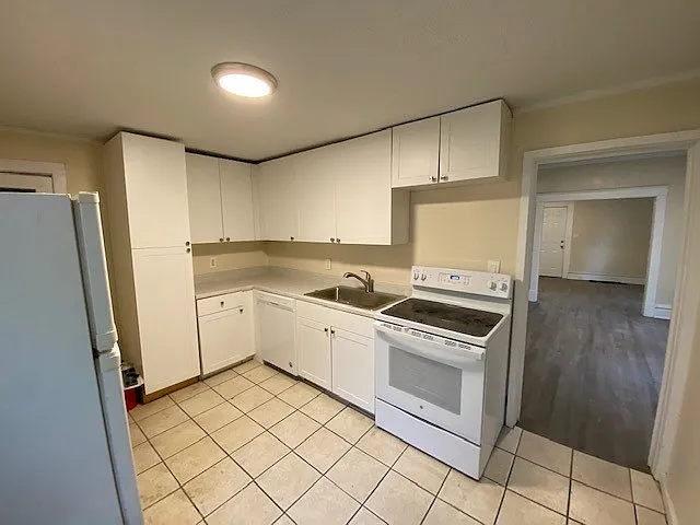 740 Oakland Avenue Southwest - 1 — Photo 2