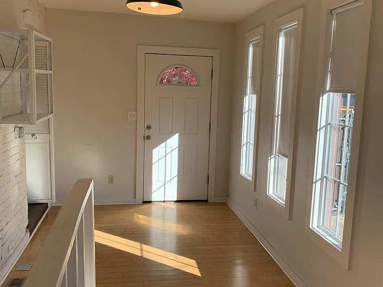 2502 W Argyle Pl — Photo 16