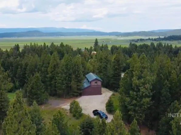 106 Arlington Heights Dr, Cascade, ID 83611