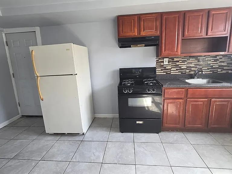 202 Brookdale Ave #6D — Photo 1