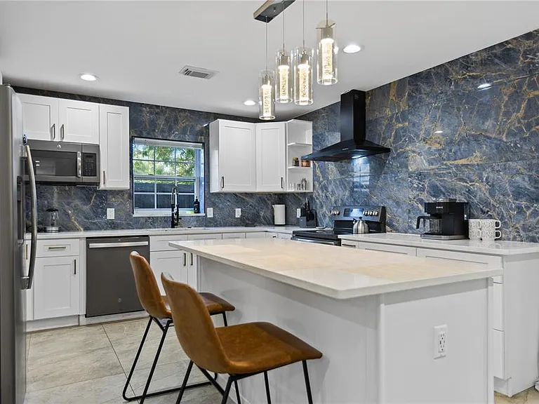 6822 S Wall St — Photo 5