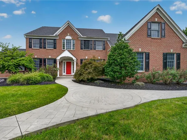 2362 Cross Creek Rd, Macungie, PA 18062