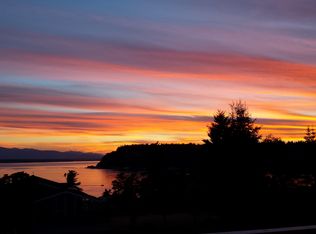 4165 Possession Shores Rd, Clinton, WA 98236