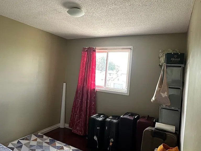 31 Newbridge Cres #MAIN FLOOR — Photo 8