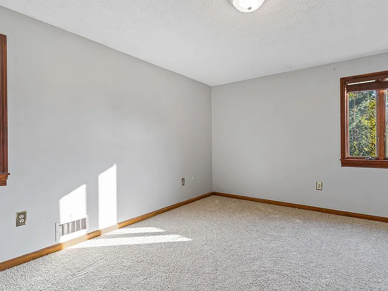 104 Erin Ct — Photo 24