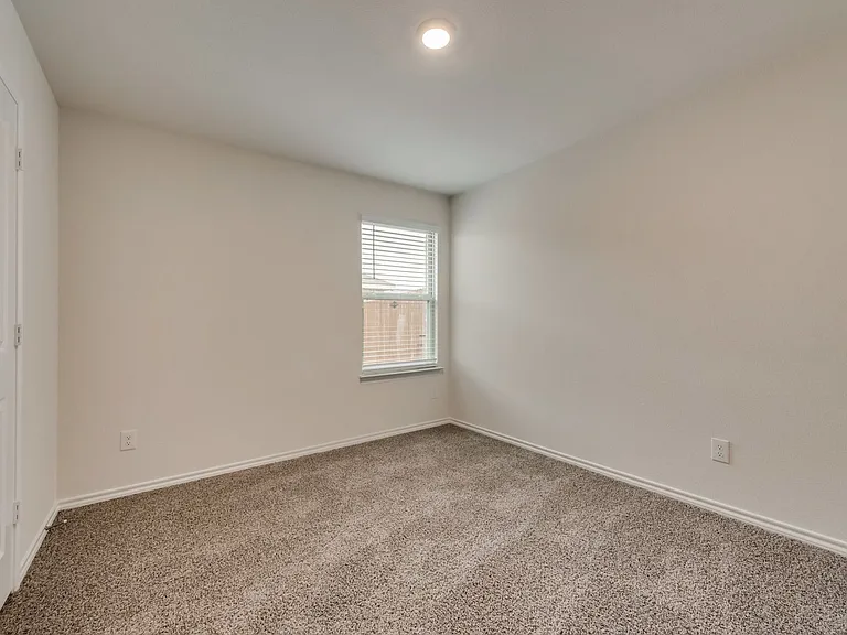 1131 Elijah Way — Photo 12