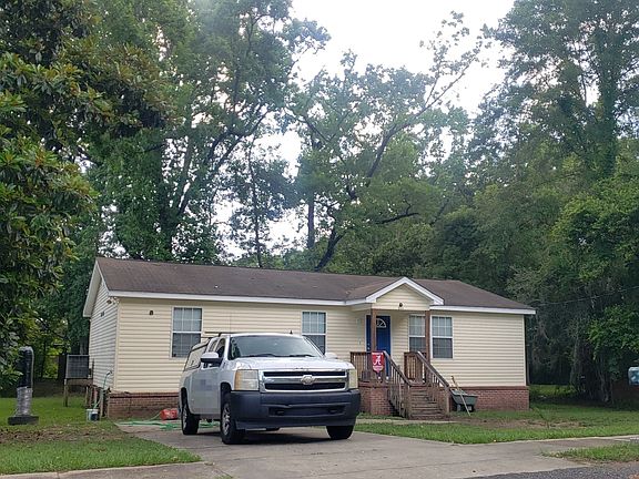 3rd image of 2418 Pontiac Dr