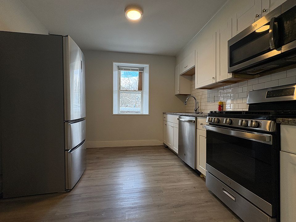 1st image of 8 Burton Ct #1