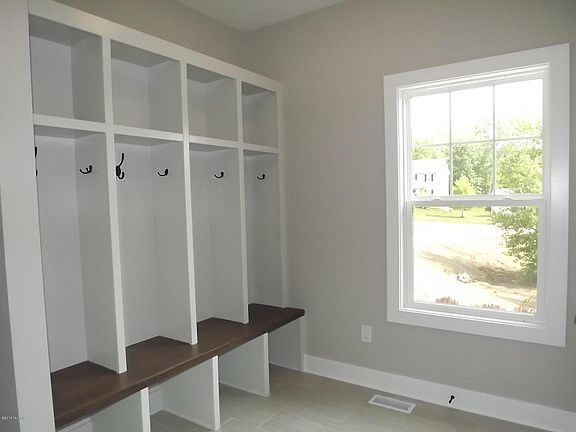 5th image of 6195 Arrowcrest Ct NE