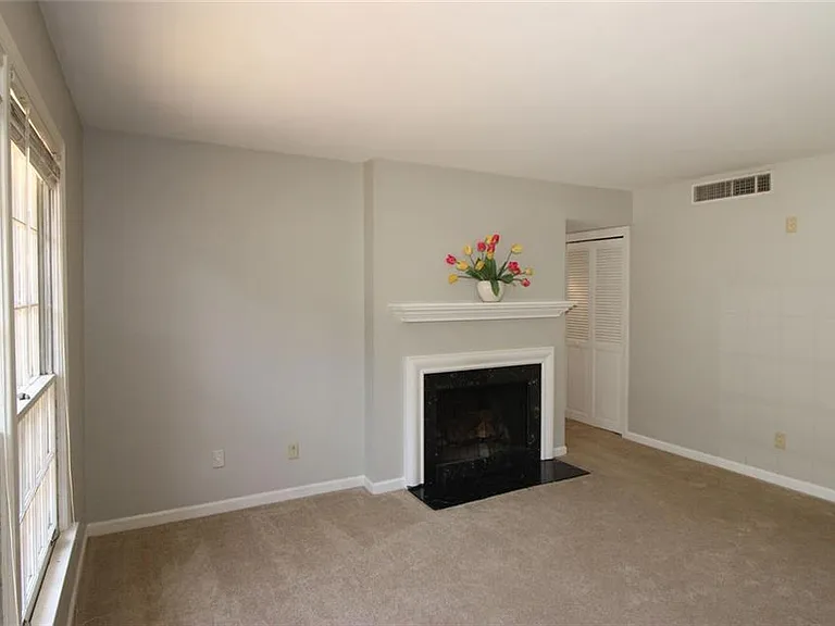 68 La Rue Pl NW — Photo 5
