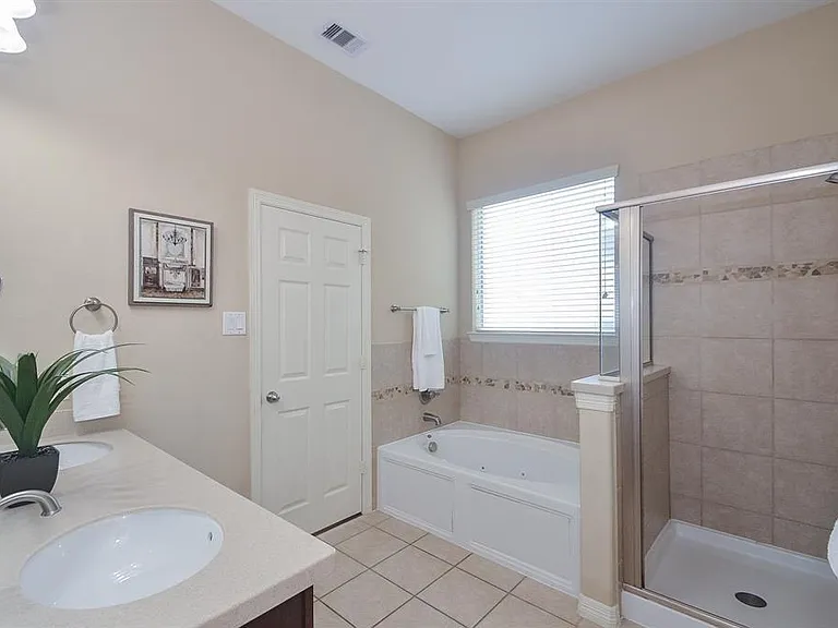 4107 Elk Bluff Ln — Photo 16