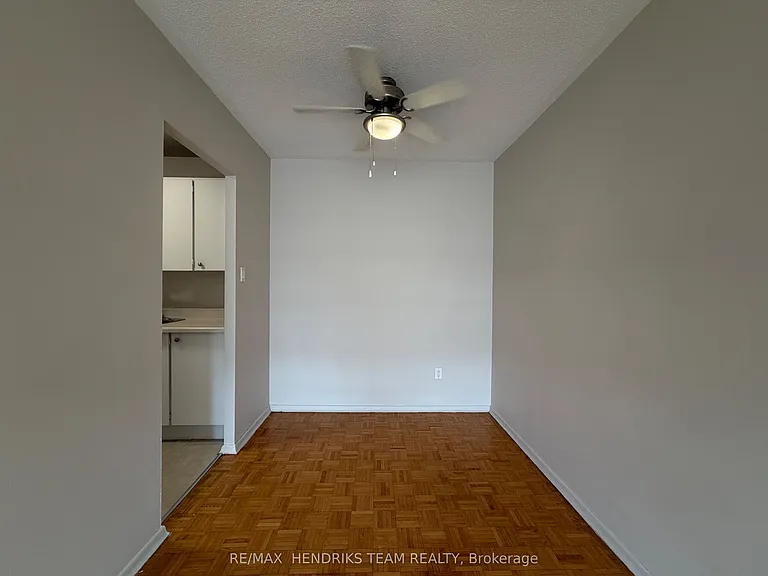 49 Leaside Dr #403 — Photo 3
