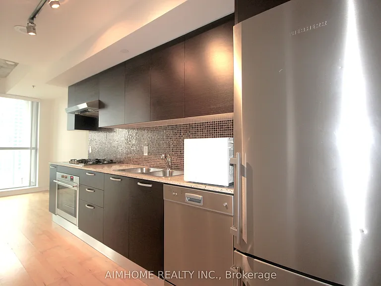 375 King St W #2208 — Photo 6
