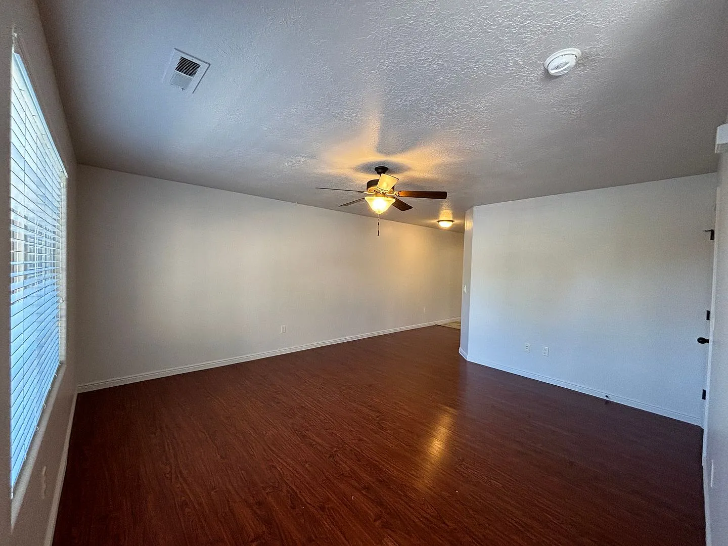 3 bed 2.5 bath townhome — Photo 3