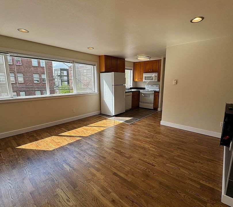 1st image of 1300 E Denny Way APT 104