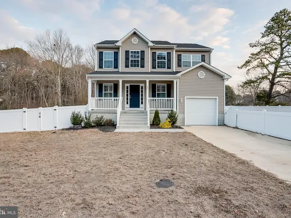 43 Primrose Ln, Blackwood, NJ 08012