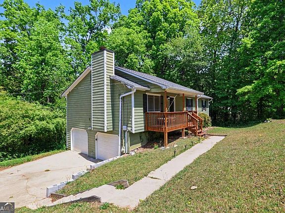 2nd image of 2271 Chestnut Pl