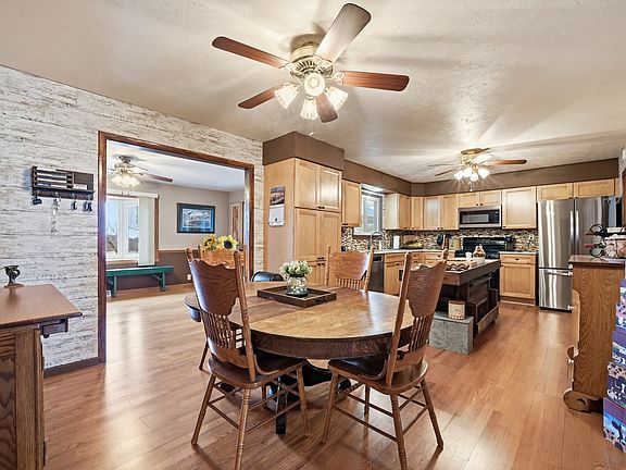 3rd image of 28007 Brickville Rd