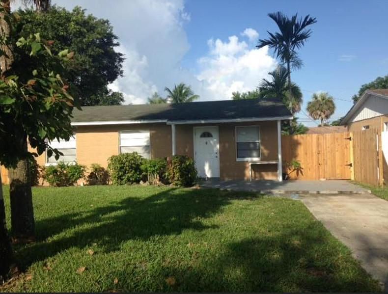 1st image of 161 Marguerita Dr