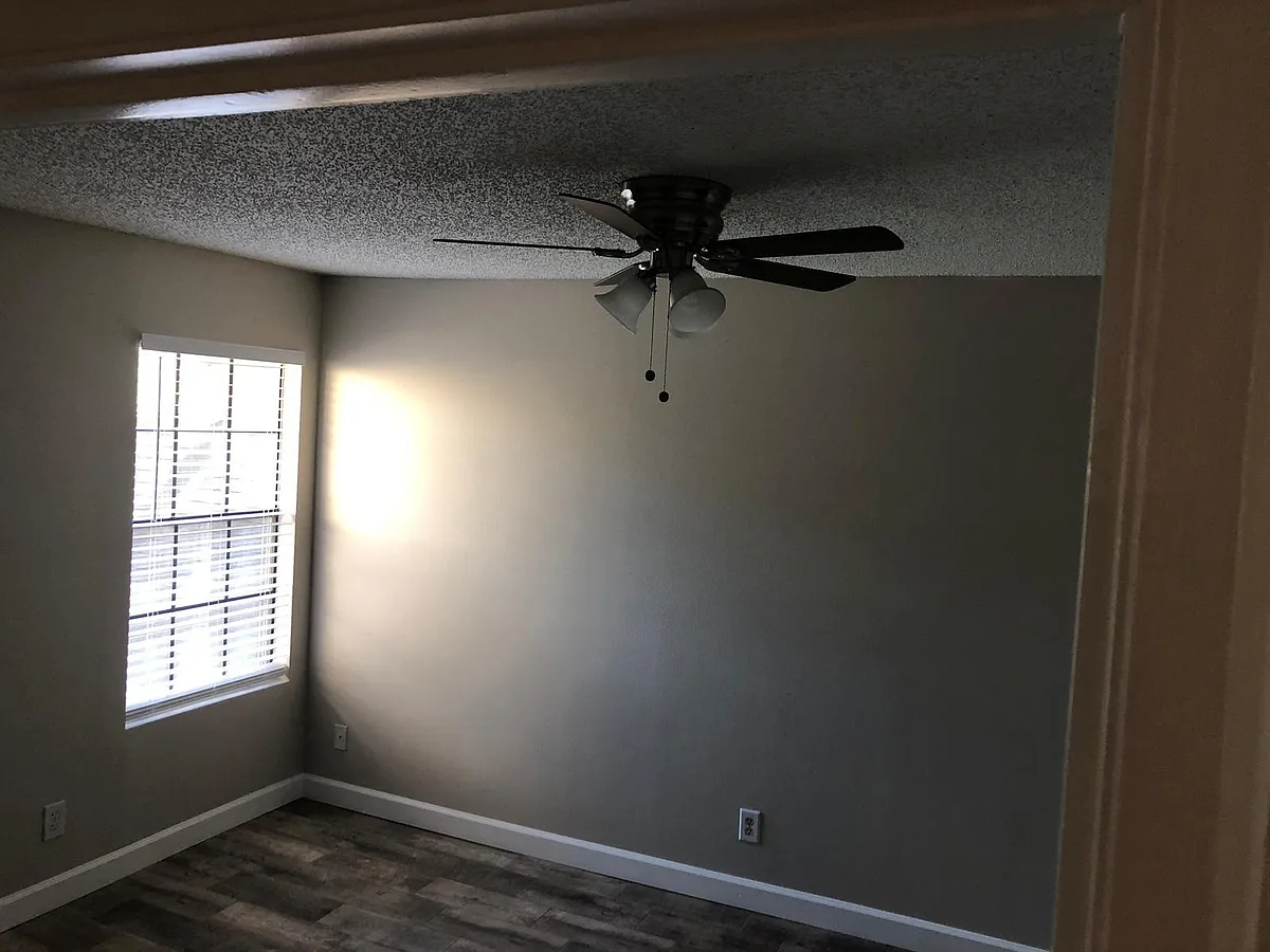 Building Photo - 364 Northpointe Ct #206