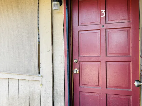 2400 Bay St APT 3, Bakersfield, CA 93301