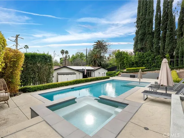 6013 Lubao Ave, Woodland Hills, CA 91367