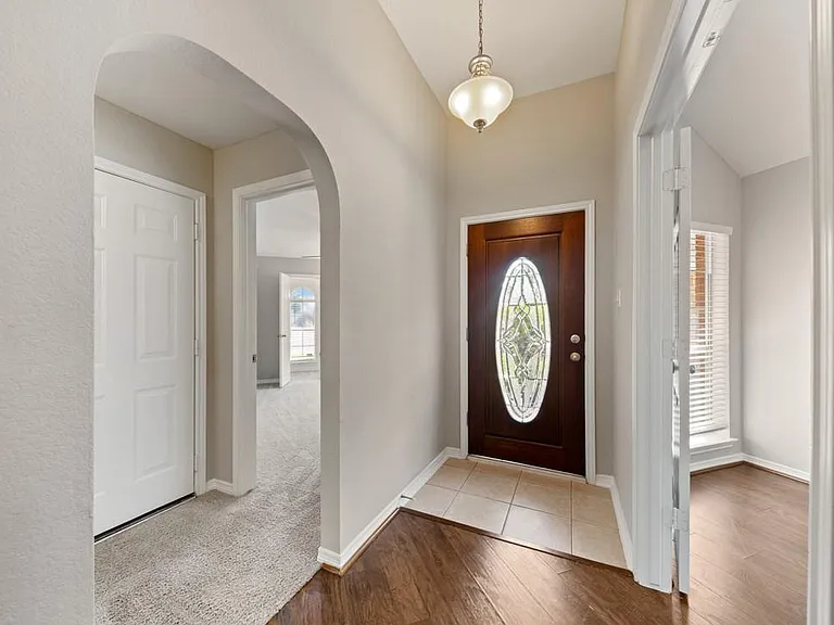 1014 Cavern Brook Ln — Photo 3