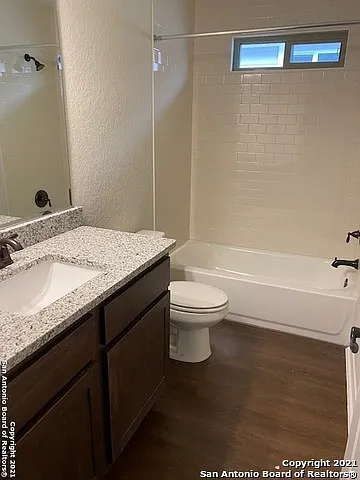 10329 Lynwood Vlg #101 — Photo 11