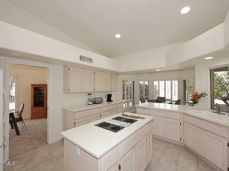 18510 E Leather Ln — Photo 16