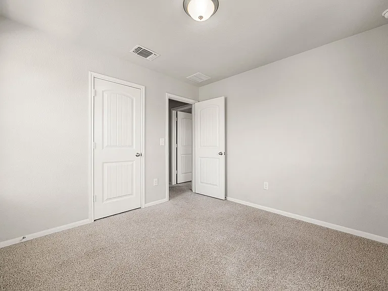 13925 Heywood Dr — Photo 33