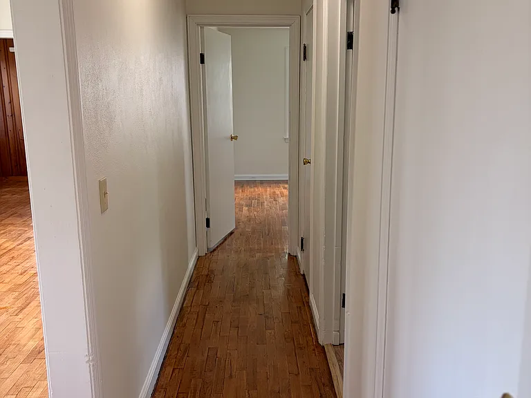 halllway to east bedroom
