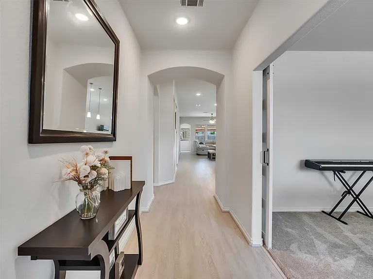 27997 Lone Hollow Ln — Photo 14