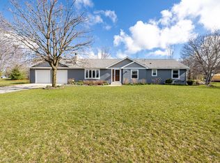 W333S7990 Forseth Dr, Mukwonago, WI 53149