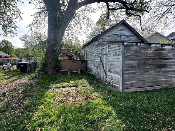 553 SE Golden Ave, Topeka, KS 66607