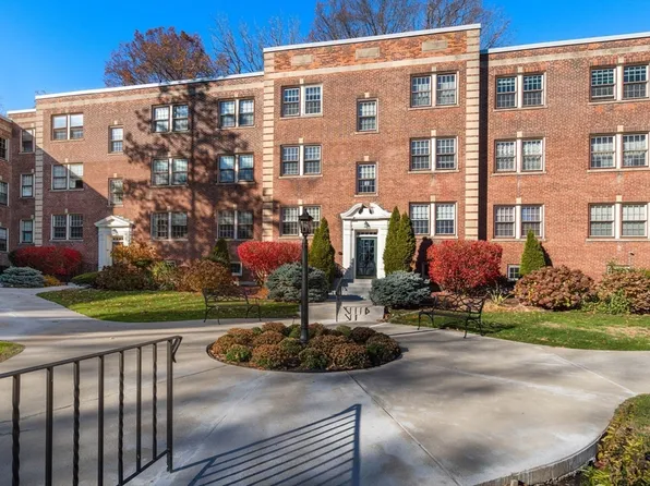 1500 Beacon St APT 3, Brookline, MA 02446