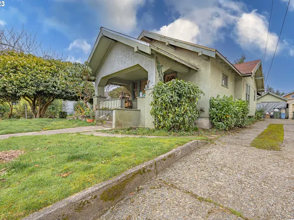 1446 Sherman Ave, North Bend, OR 97459