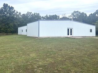 33505 Pawnee Dr, Lebanon, MO 65536