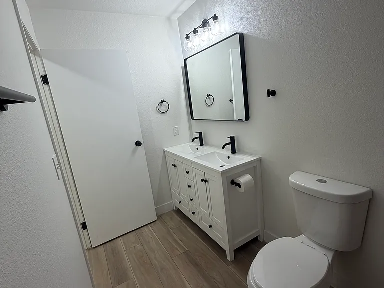 3420 W Warm Springs Rd — Photo 25
