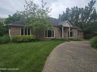 7802 Albrecht Cir, Louisville, KY 40241