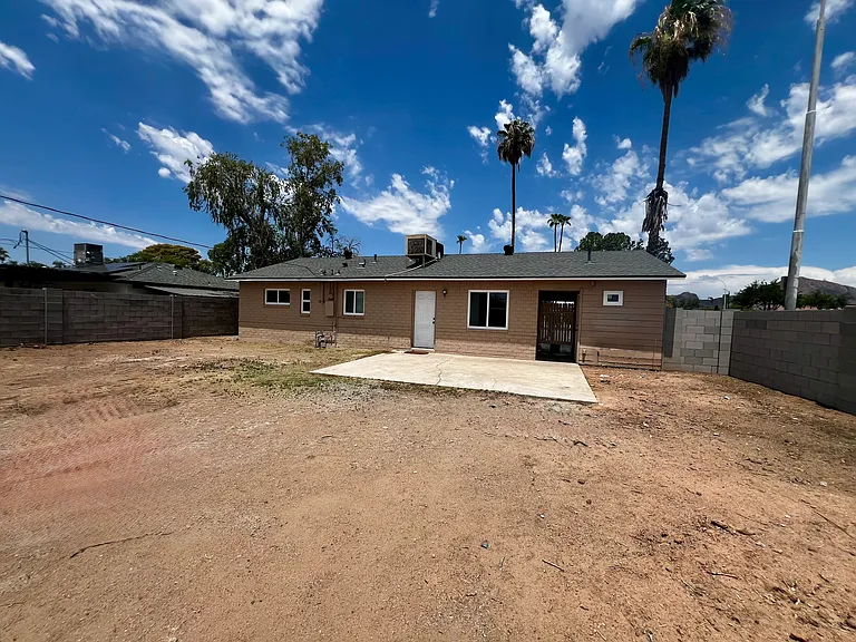 4343 E Wilshire Dr — Photo 17