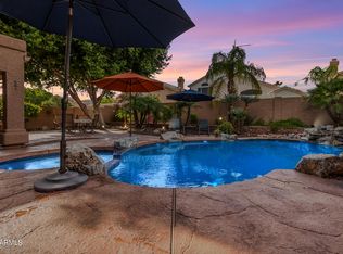 1330 E Thistle Landing Dr, Phoenix, AZ 85048