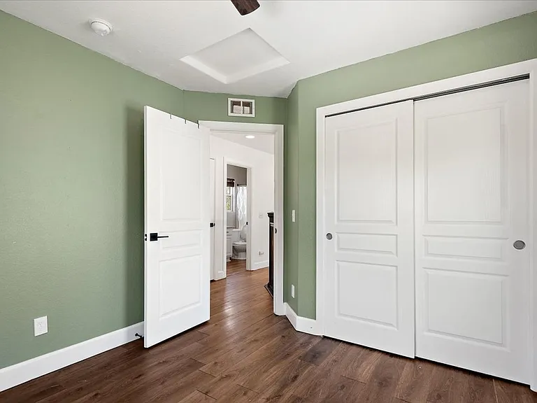 2475 Saint Paul Dr — Photo 22