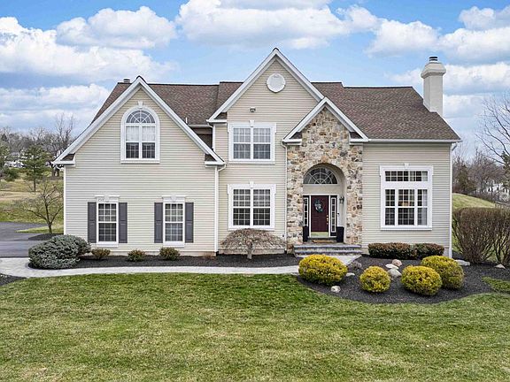 2nd image of 4745 Nottingham Way