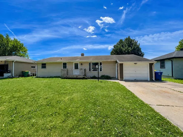 1682 Debra Ln, Green Bay, WI 54302