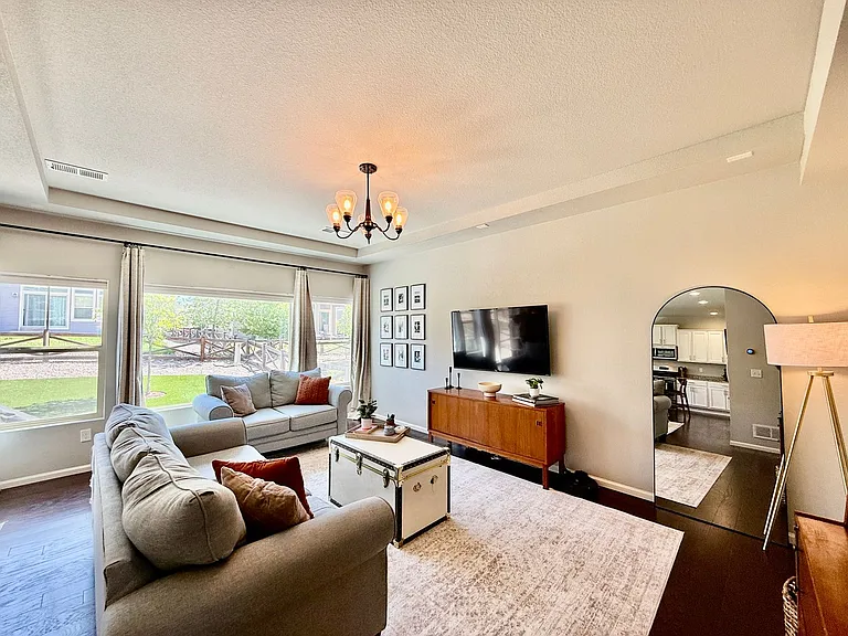 6828 Mineral Belt Dr — Photo 8