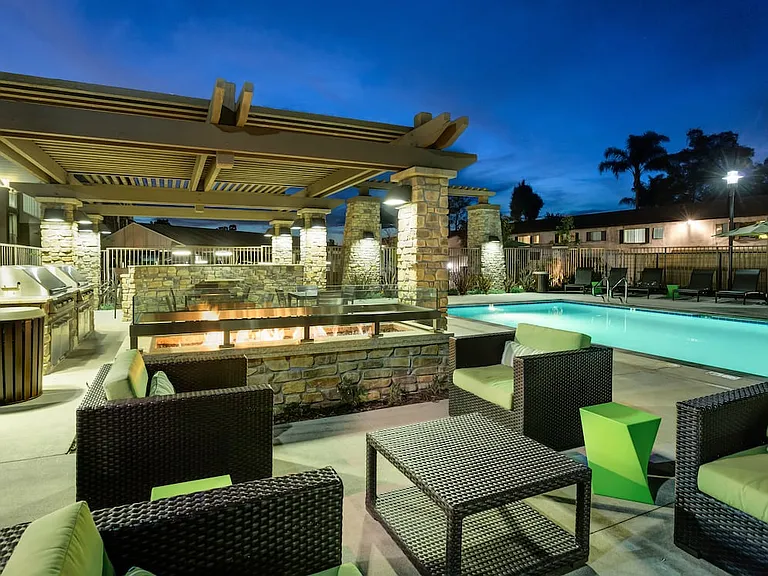 Poolside Lounge
