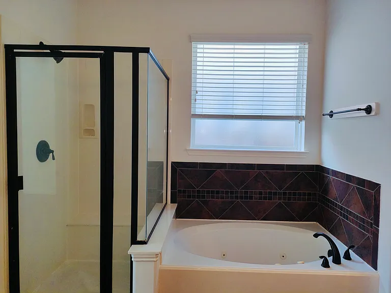 6122 Vadini Shores Ln — Photo 12